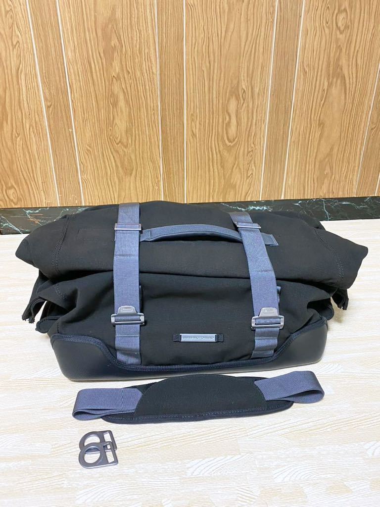 BMW Motorrad RnineT 純正シートバッグ（クローム＆ブラック仕上げと  