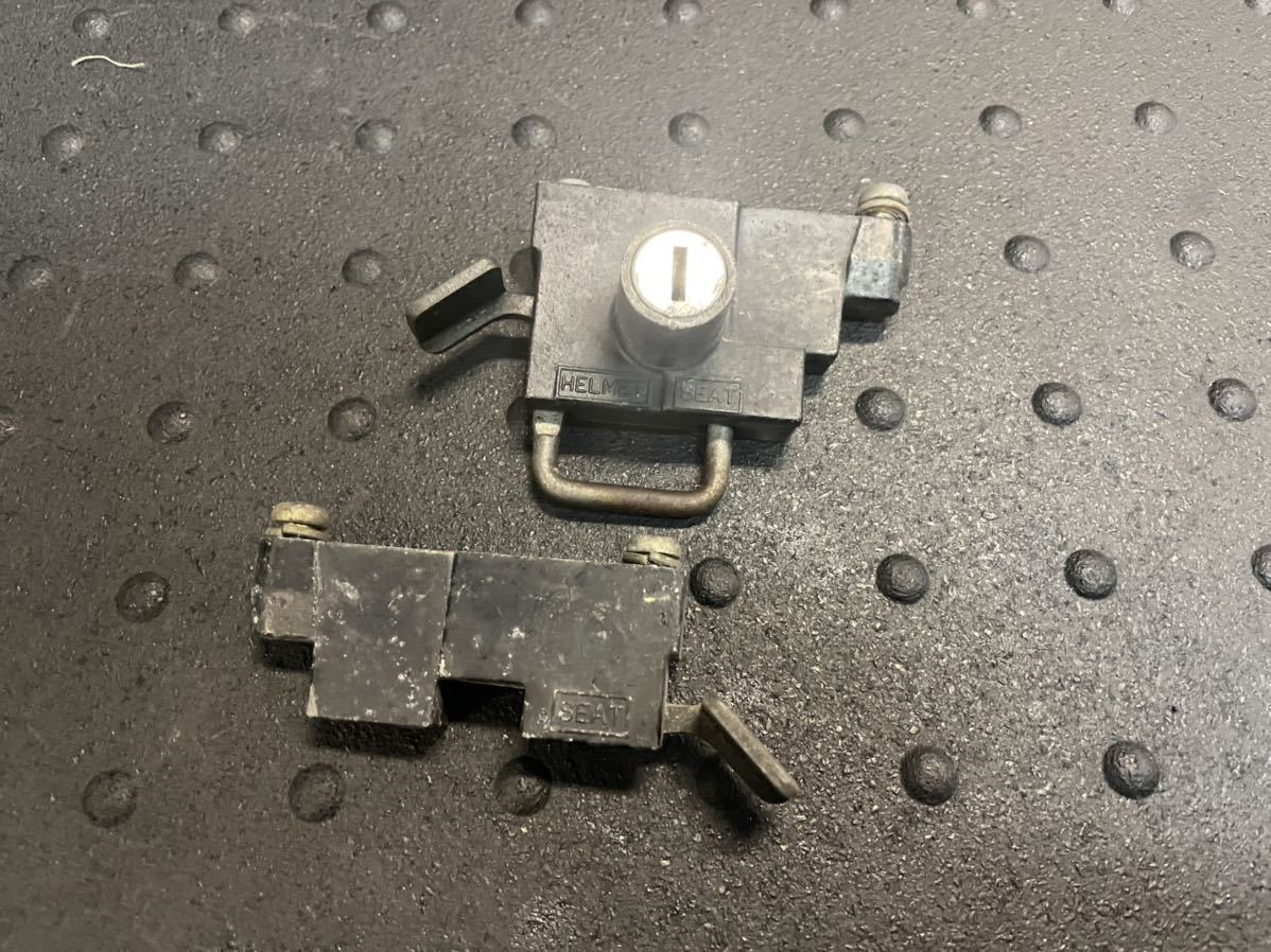 全国無料 RZ250 4L3 ヤマハ 純正 シートロック 当時物 RZ350