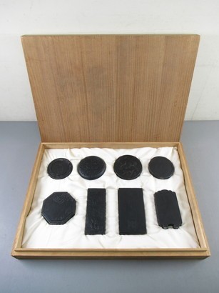 ZI385[古梅園,竹林七賢,霞光,亀膠墨他,古梅園墨譜]1セット8本 高級桐箱