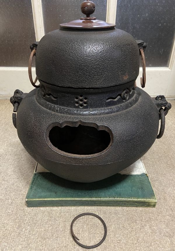 KB0593 【セット】風呂釜 鉄瓶 鉄釜 鉄鬼面風呂釜 幅約37cm 高さ約35cm 