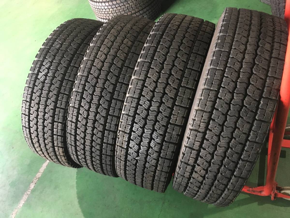 e751-2-10 ☆265/60R22.5 中古4本セット♪ トーヨー M919 スタッドレス 2017年製 溝たっぷり！ k240