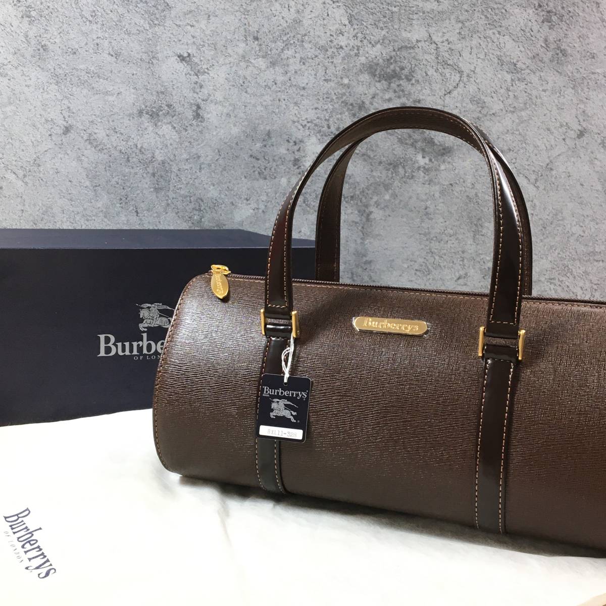 新作，爆買い】 美品 Burberrys バーバリー ハンドバッグ 筒型 ノバ 