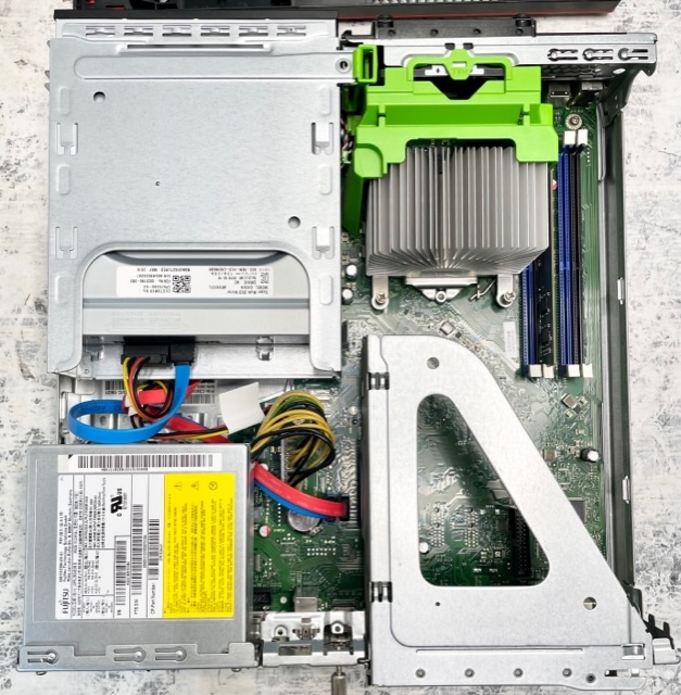 T624 FUJITSU ESPRIMO D587/SX Core i3-7100 3.90GHz 7世代/Windows10