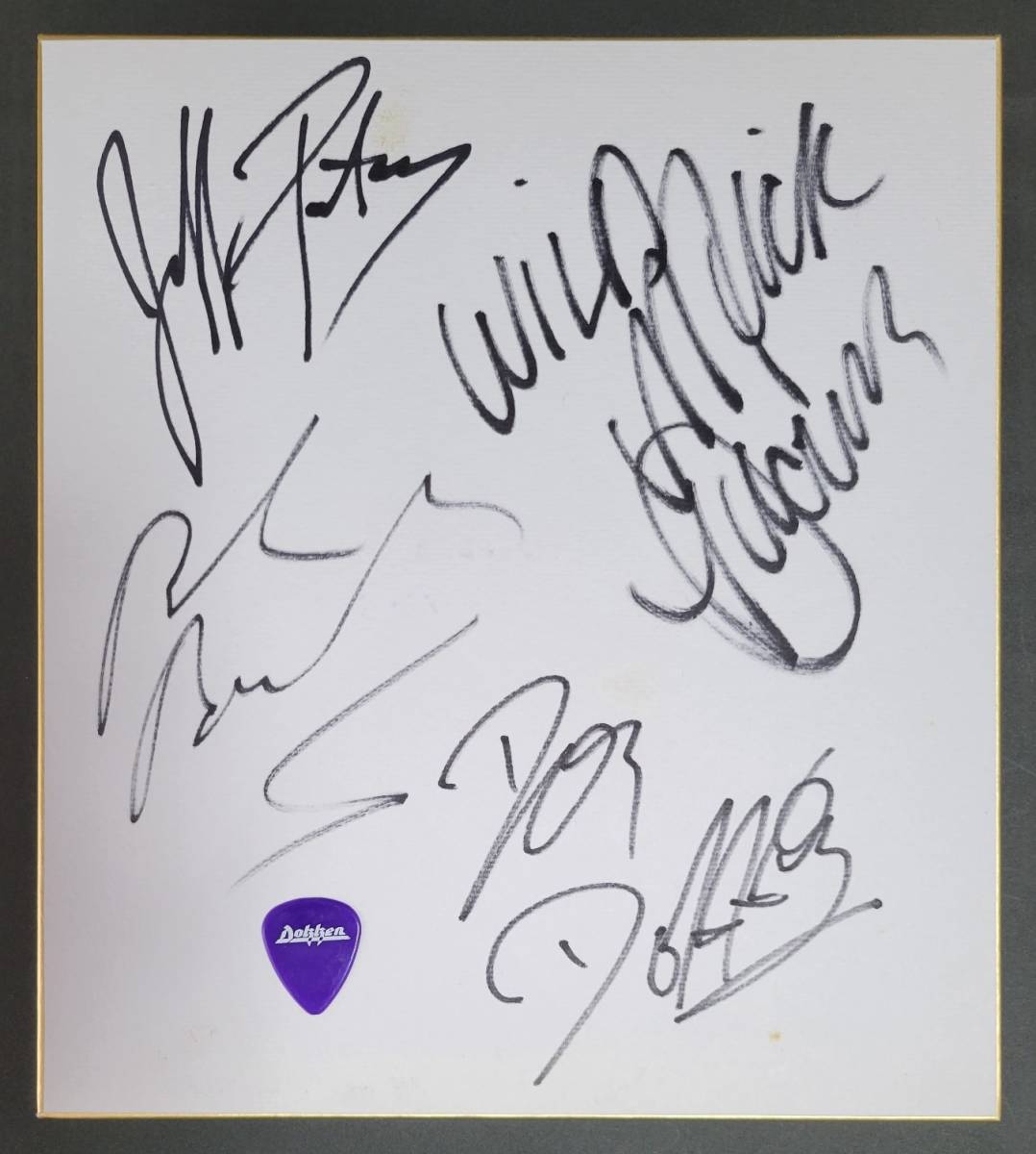 品質保証，本物保証 DOKKEN 直筆サイン色紙 ピック 1999年 ドッケン ドン ジェフ ピルソン レブ ビーチ ERASE THE SLATE Reb Beach Jeff Pilson Don 来日 PICK(サイン)｜売買されたオークション情報、yahooの商品情報をアーカイブ サイン