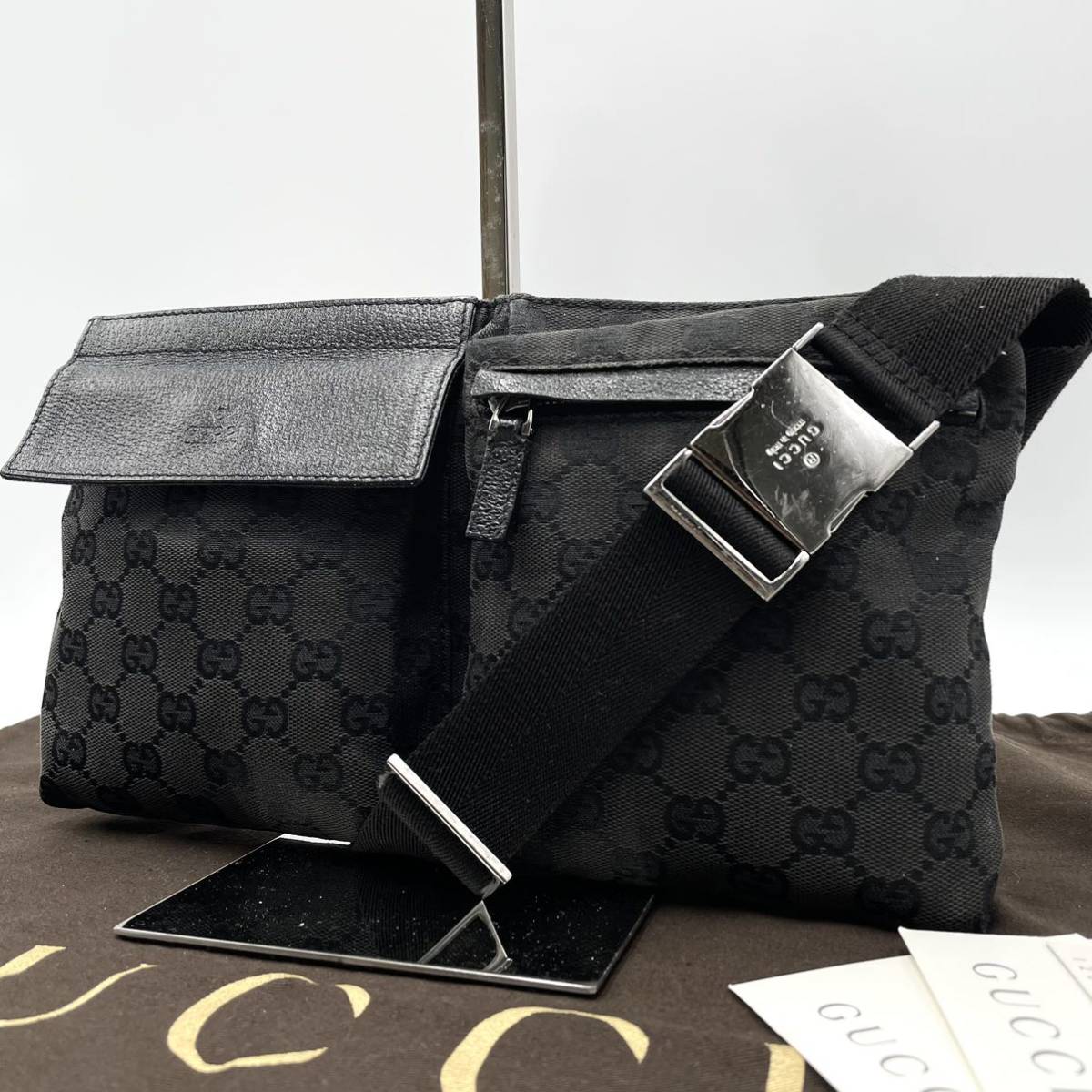 美品 グッチ GG柄 ボディバッグ 黒 斜め掛け GUCCI クロスボディ 