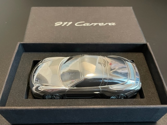レア ポルシェ 911 CARRERA ペーパーウエイト メタルカー 未使用箱付