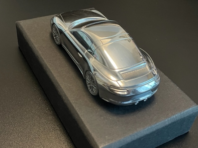 レア ポルシェ 911 CARRERA ペーパーウエイト メタルカー 未使用箱付