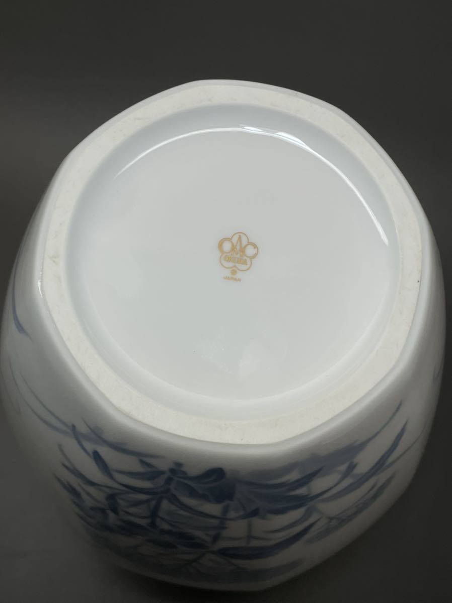 大倉陶園 OKURA 秋草蜻蛉文花瓶 呉須秋草 高さ28cm 美品(陶磁一般