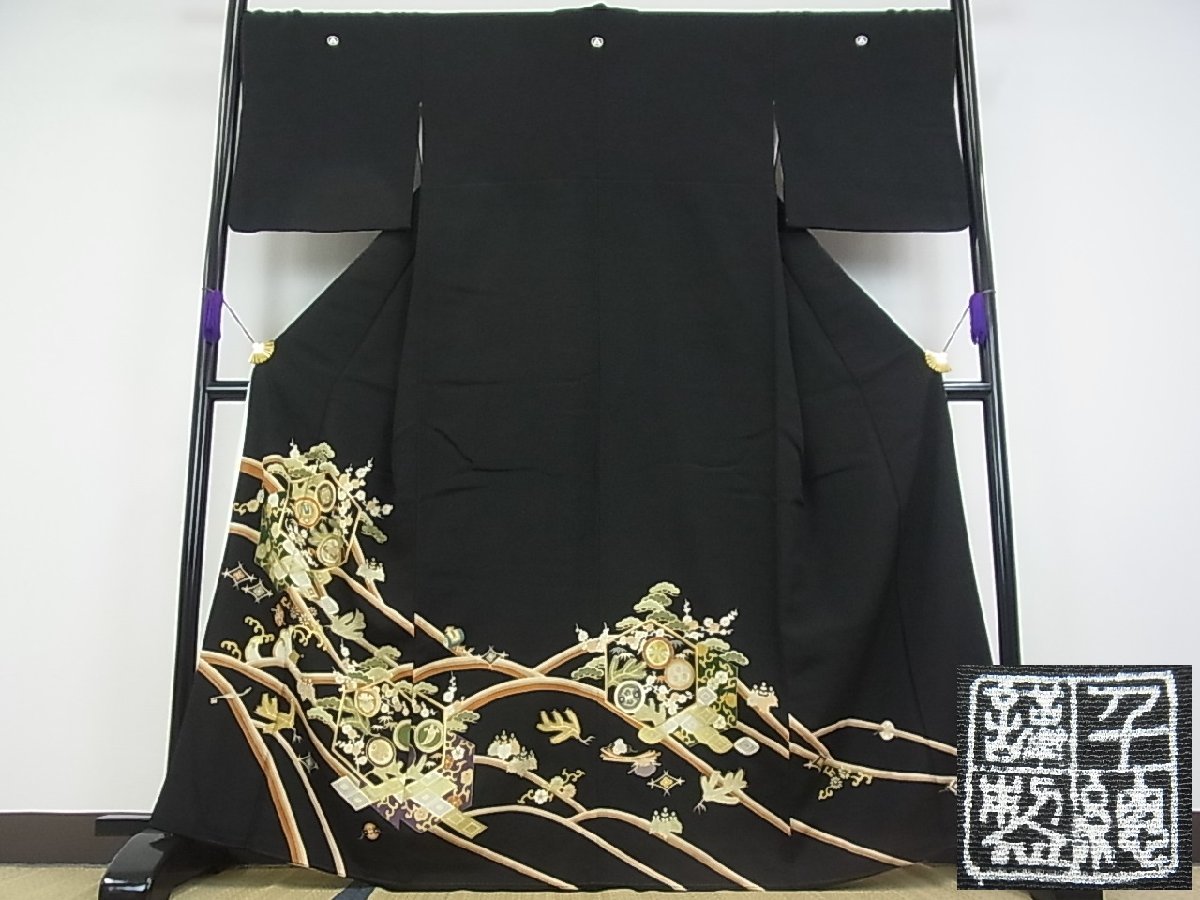 平和屋着物□極上 創業460年・千總 黒留袖 駒刺繍 花宝尽くし 金彩 