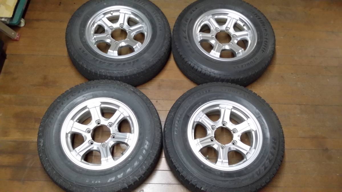 ２００系 ハイエース ４ＷＤ 装着のアルミホイールＳＥＴ　１５－６Ｊ　オフセット３３　１３９．７－６H