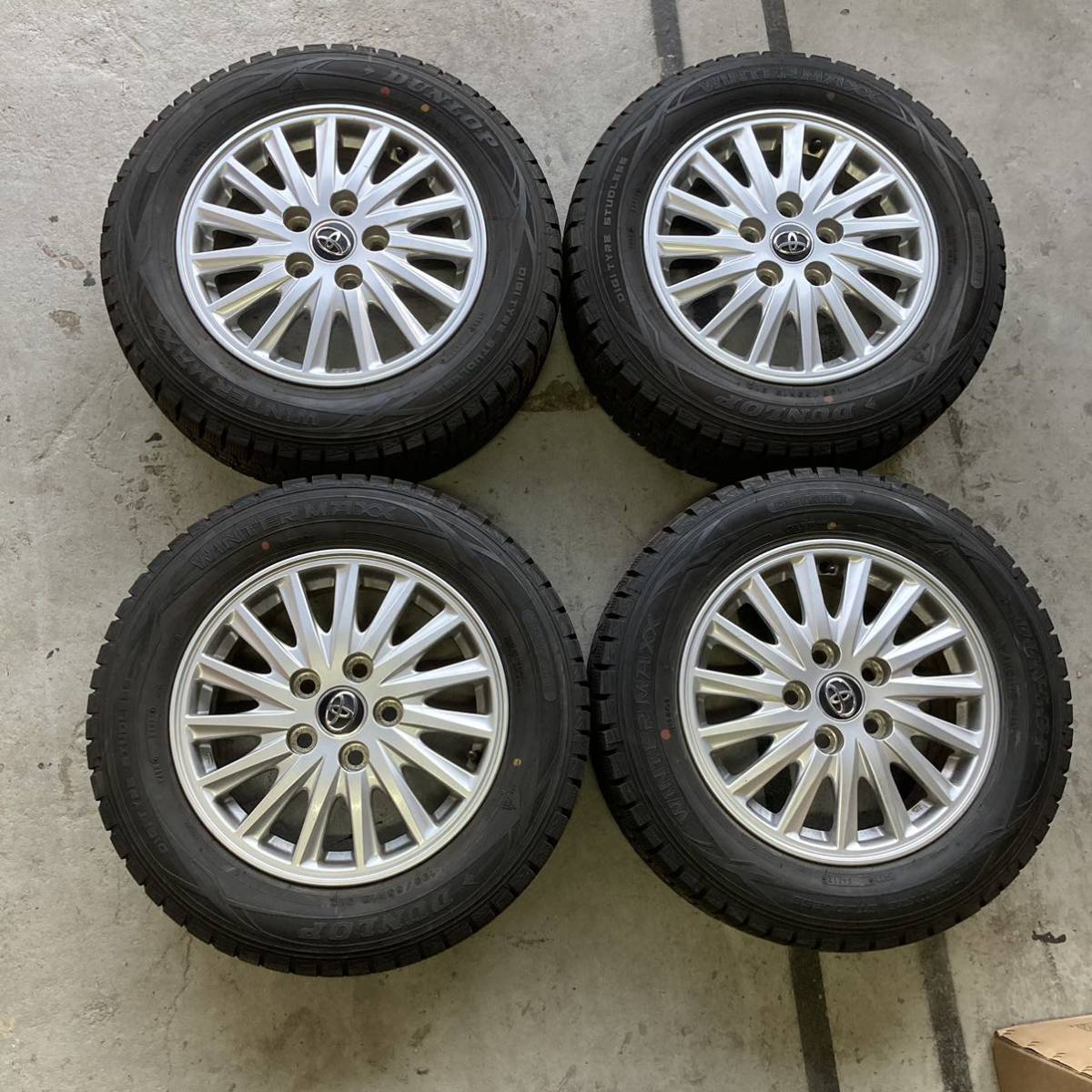 80系ノア ヴォクシー純正ホイール スタッドレスタイヤ付き 中古 ノア 