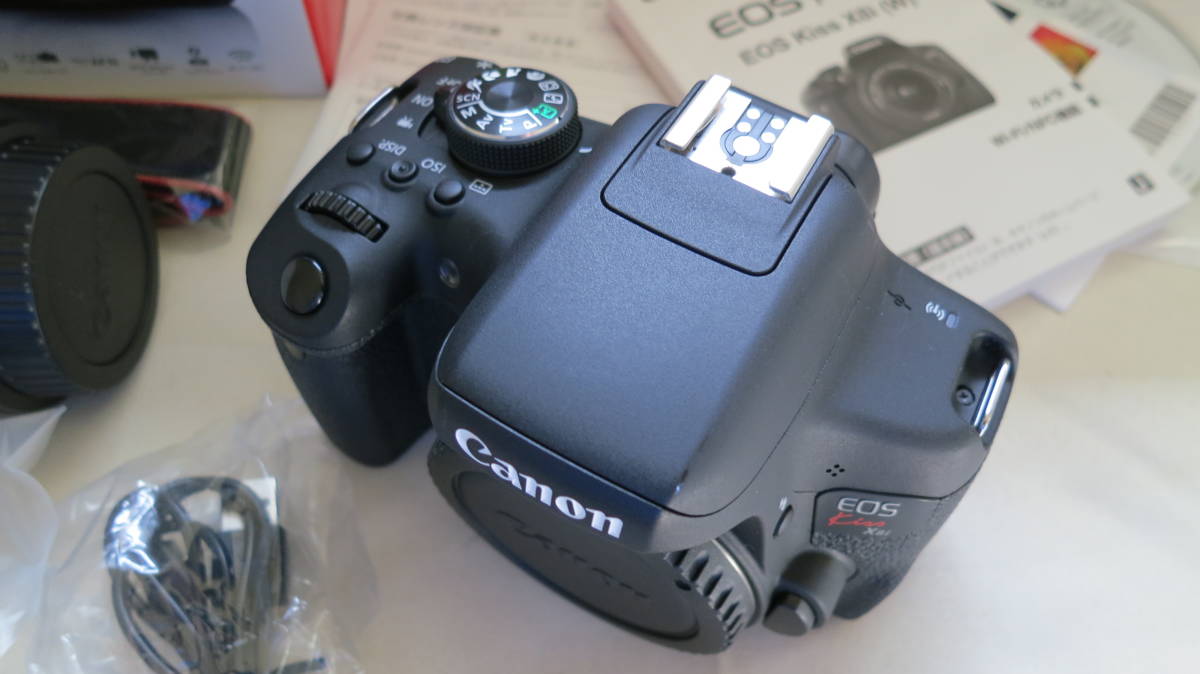 EOS Kiss X8i ✨美品✨ショット数僅か✨取説付き✨ X7 レンズセット 美品 キャノン　CANON EOS Kiss X8i EF-S 18-55 IS STM Kit元箱 ＋ガイドブック付き