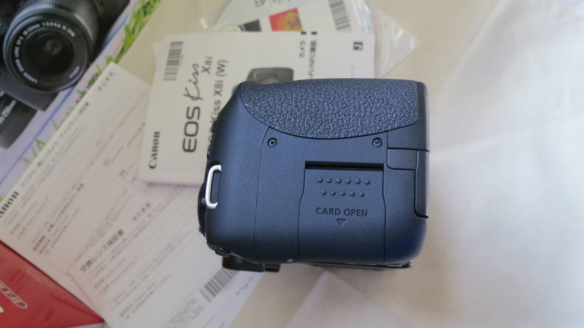 EOS Kiss X8i ✨美品✨ショット数僅か✨取説付き✨ X7 レンズセット 美品 キャノン　CANON EOS Kiss X8i EF-S 18-55 IS STM Kit元箱 ＋ガイドブック付き