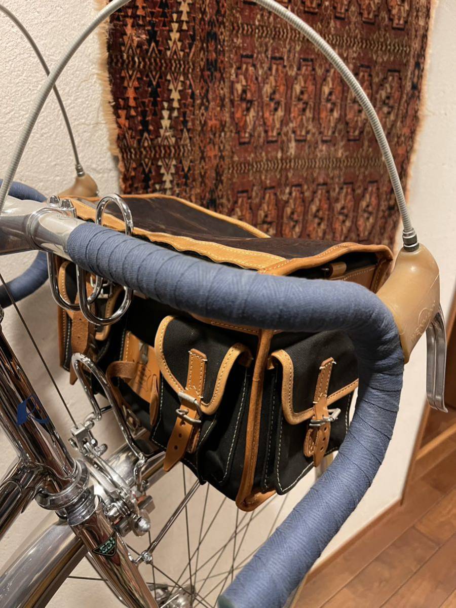 フランス製ジルベルトゥフロントバッグ黒中古 フロントバッグ