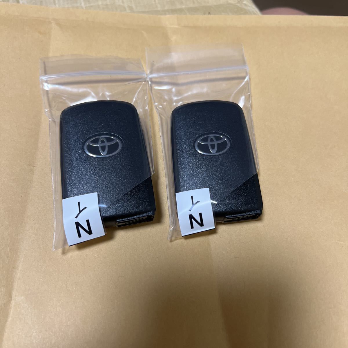 新品☆未登録☆未使用☆トヨタ スマートキー　30アルファード＆ヴェルファイア　後期ノア　ヴォクシー 基板231451－0120 4ボタン　2個　50