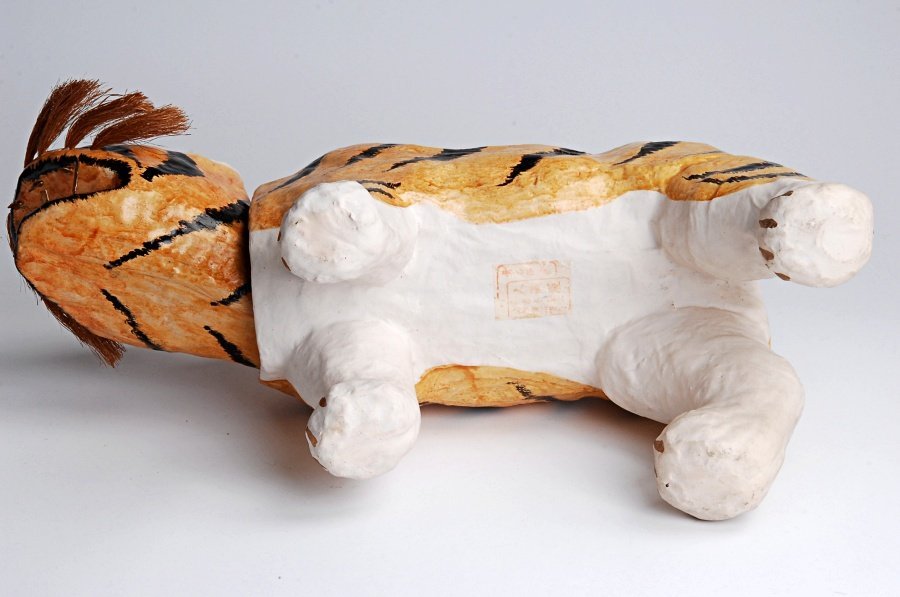 1236272◇常石張子 人形屋 宮本峯一 作 張り子 虎 トラ 高さ42cm