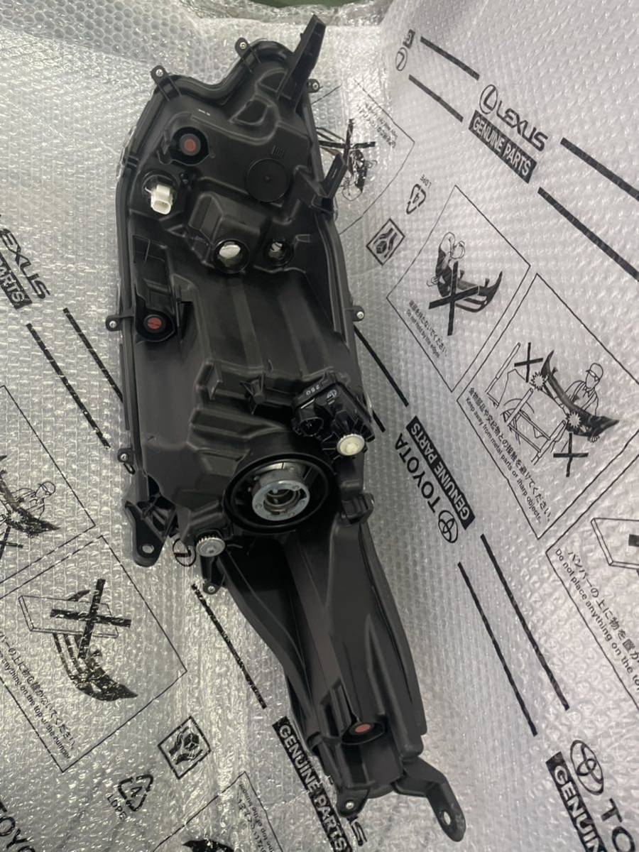極 走行少 トヨタ ヤリス 右 R ヘッドライト ランプ ユニット 81130