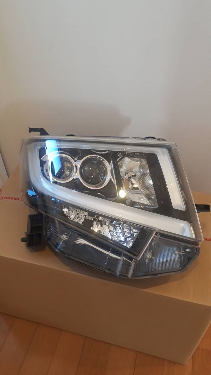 LA150S ムーヴカスタム 右側 ヘッドライト LA150S la150s ムーヴ