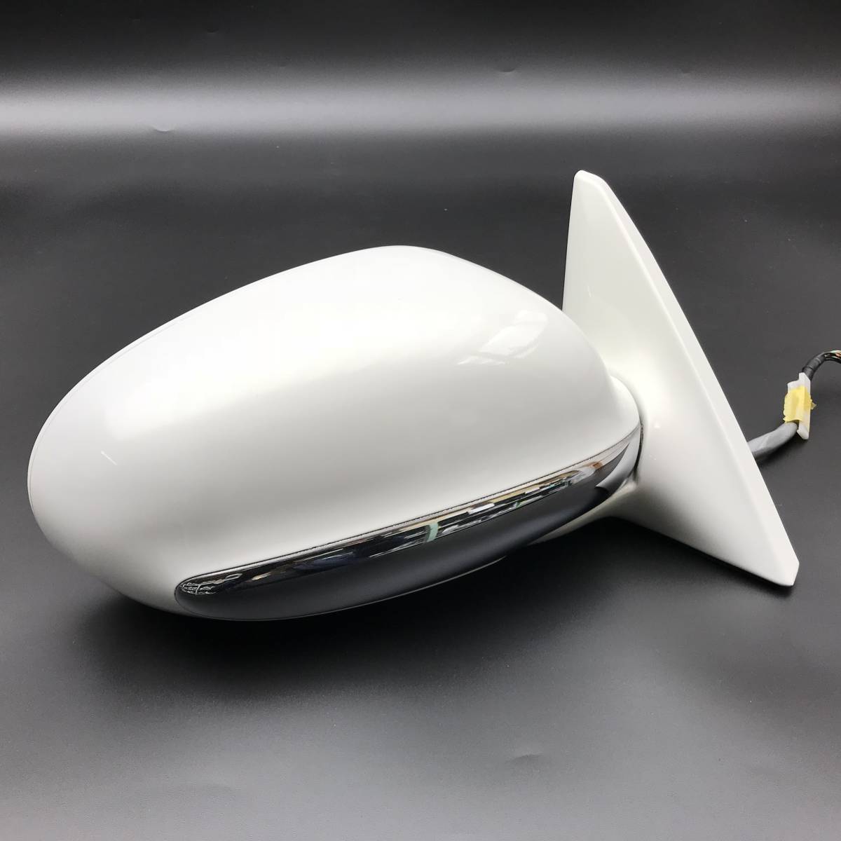 ▽ソアラ UZZ40 SC430 前期 純正 ドアミラー 右 運転席側 カラー065