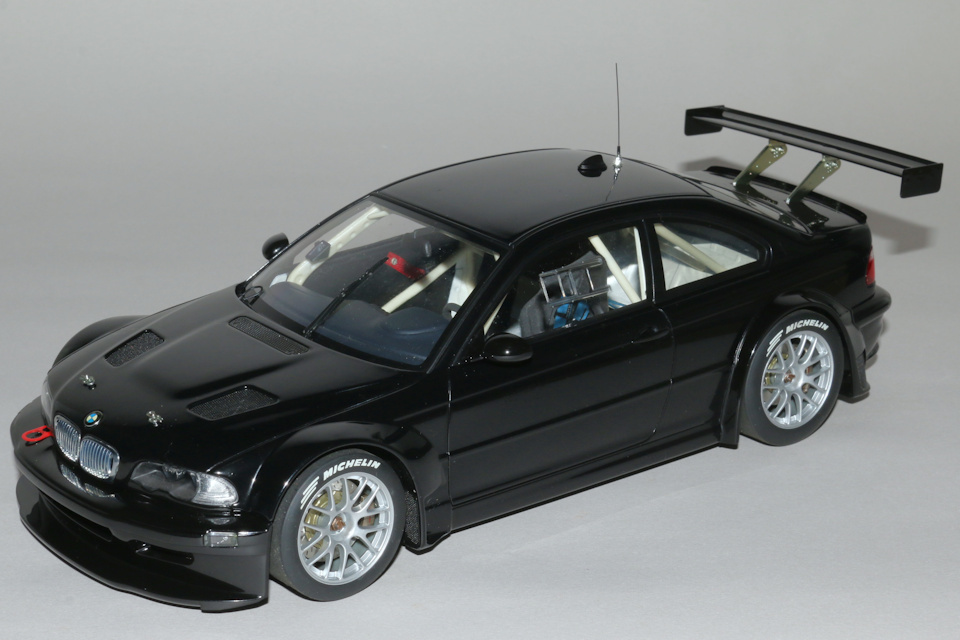 高品質，人気セール 1/18 BMW M3 GTR Street Version E46 2004 / Black - AUTOart(レーシングカー)｜売買されたオークション情報、yahooの商品情報をアーカイブ公開 - オークファン レーシングカー