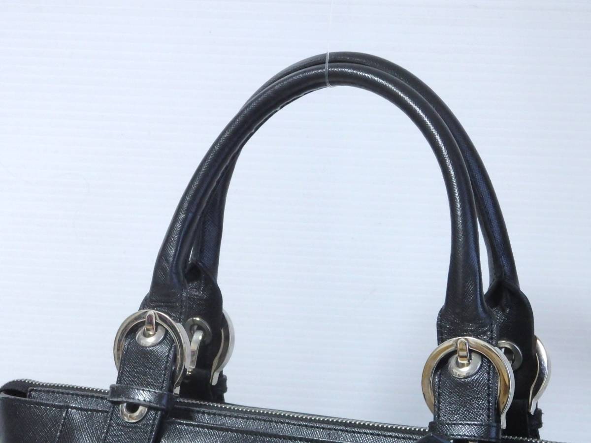 フェラガモ 本物 Salvatore ダブル 1円 本物フェラガモ□ヴァラ&frasl;ゴールド&frasl;ブラックレザー□ショルダー ＜本物 Ferragamo フェラガモ ハンドバッグ 黒系＞4.16.6　☆定形外発送OK☆　710円