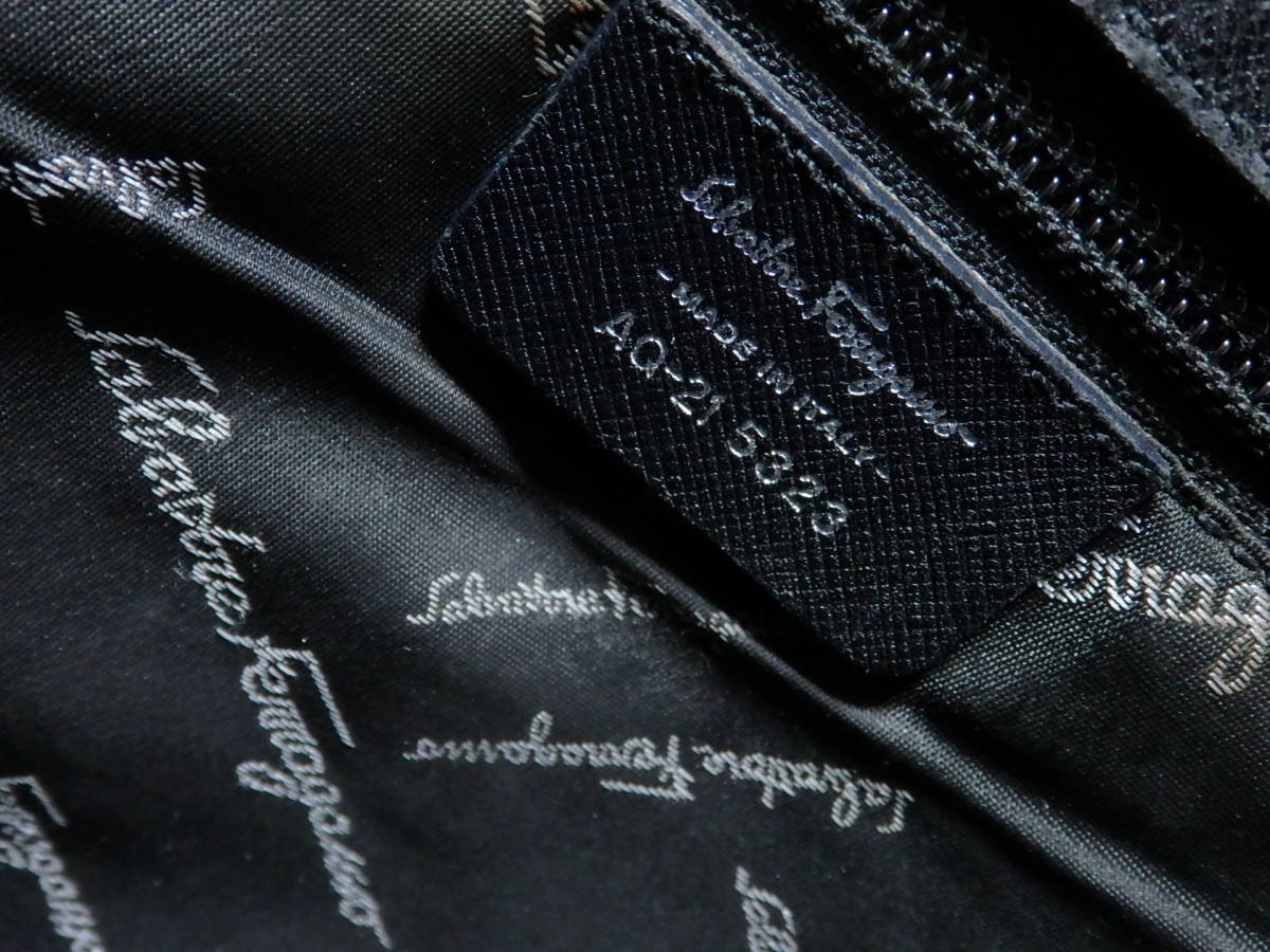 フェラガモ 本物 Salvatore ダブル 1円 本物フェラガモ□ヴァラ&frasl;ゴールド&frasl;ブラックレザー□ショルダー ＜本物 Ferragamo フェラガモ ハンドバッグ 黒系＞4.16.6　☆定形外発送OK☆　710円