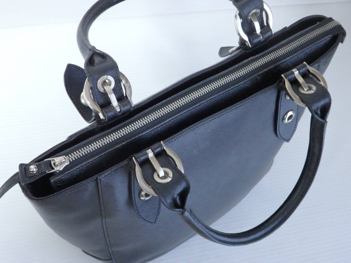 フェラガモ 本物 Salvatore ダブル 1円 本物フェラガモ□ヴァラ&frasl;ゴールド&frasl;ブラックレザー□ショルダー ＜本物 Ferragamo フェラガモ ハンドバッグ 黒系＞4.16.6　☆定形外発送OK☆　710円