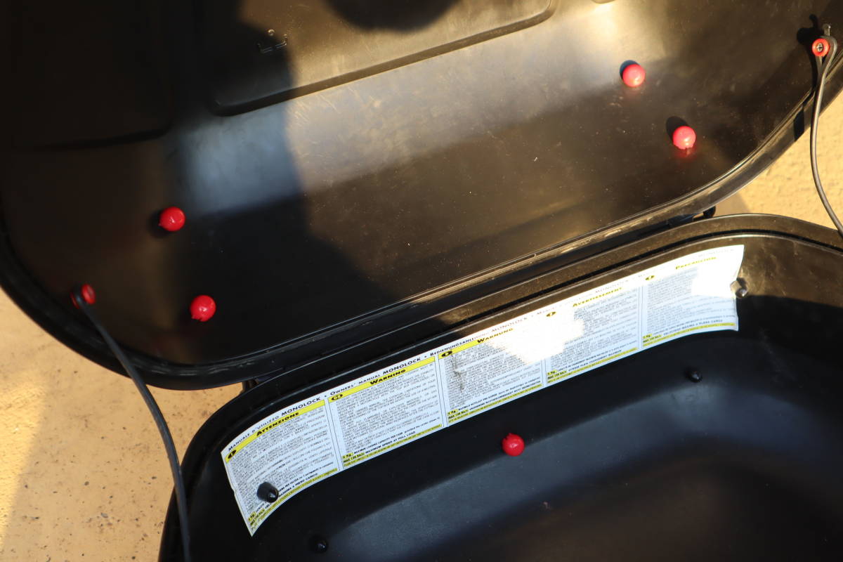 GIVI　B33NML　トップケース　取付台座付属　　便利なネットをDIYで付けました