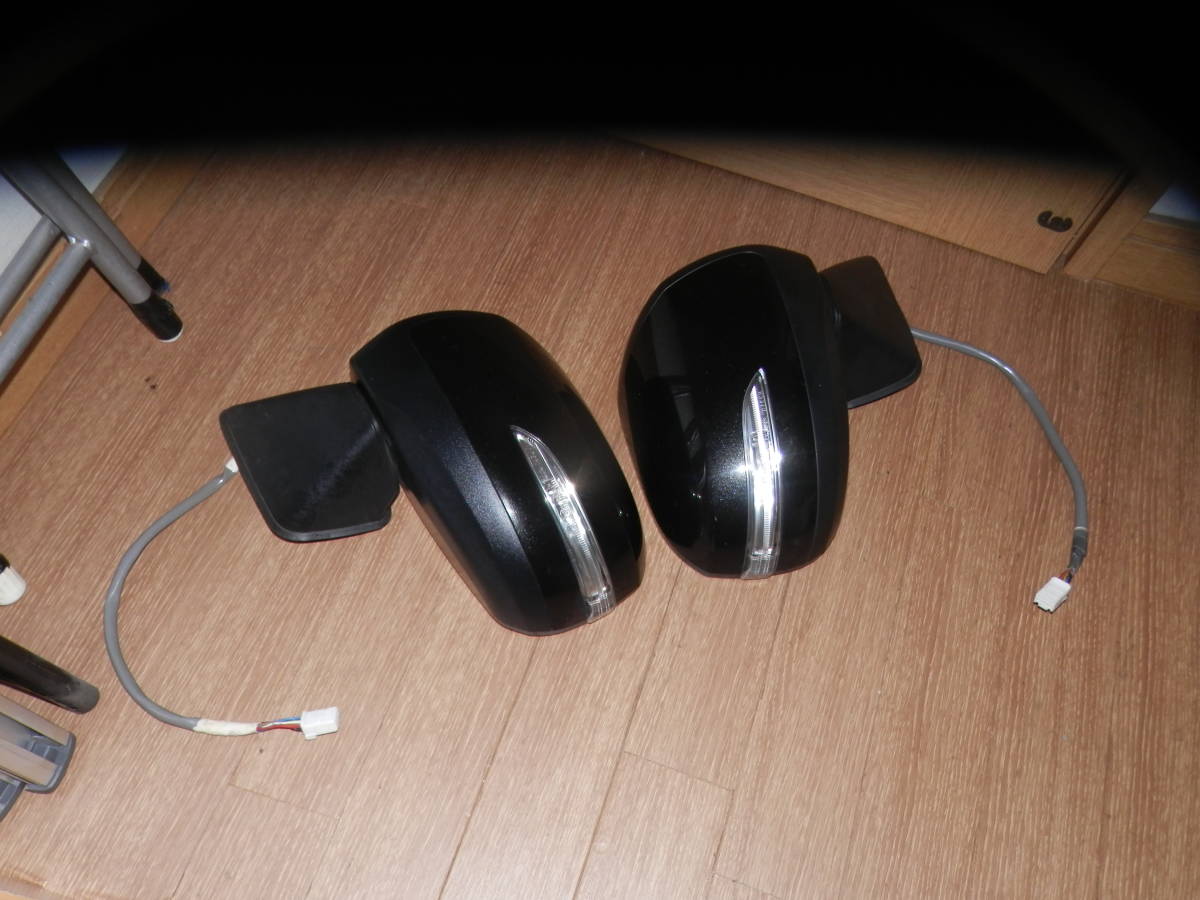 ムーヴ(LA100S)のウインカー付き電動ミラー左右セット