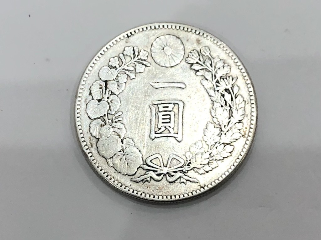 S 【日本古銭】一圓銀貨 新1円銀貨 小型 明治23年 量目約26.73g