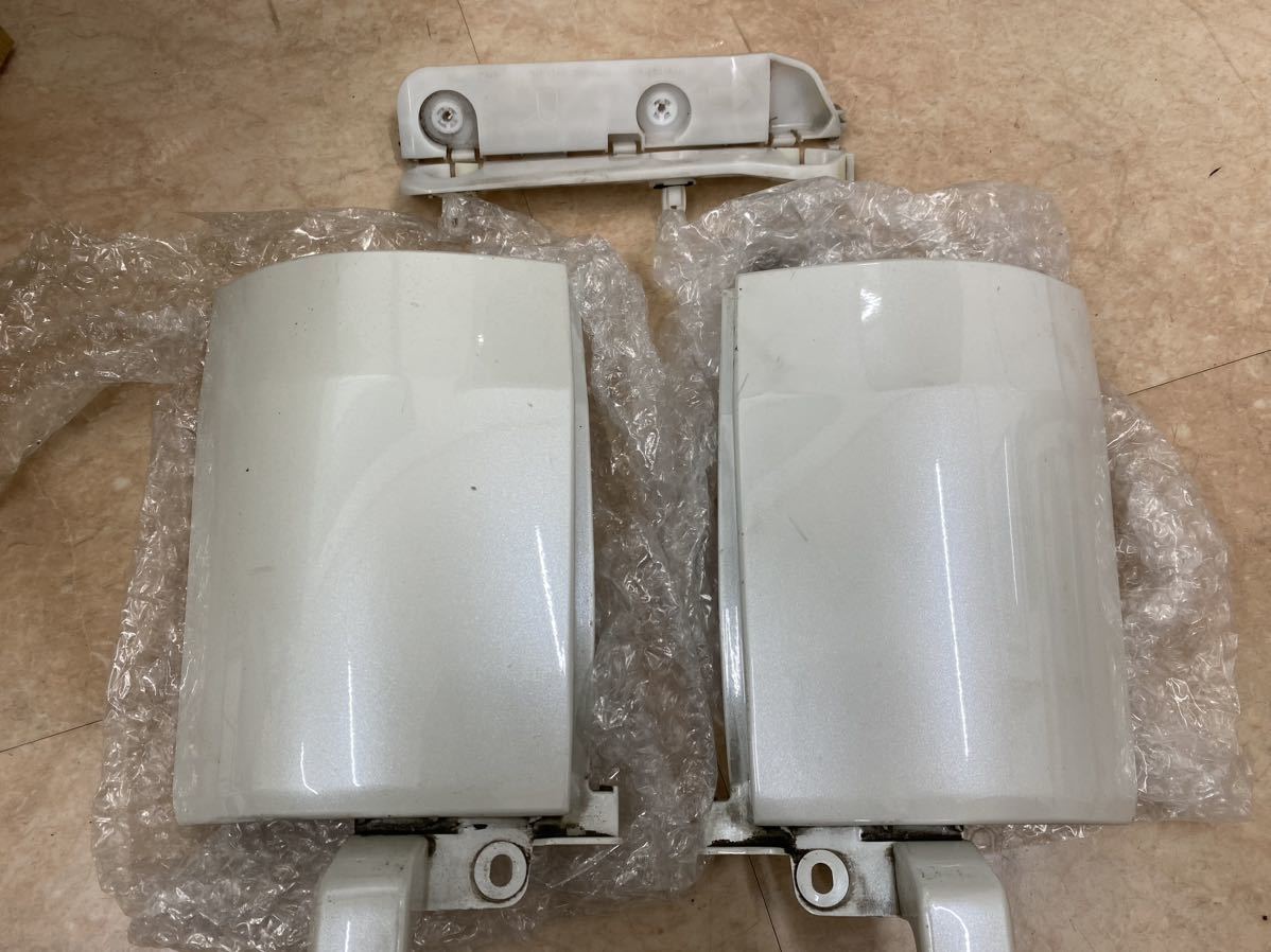 トヨタ純正 純正 200系 ハイエース 左右リア コーナーパネル バンパー