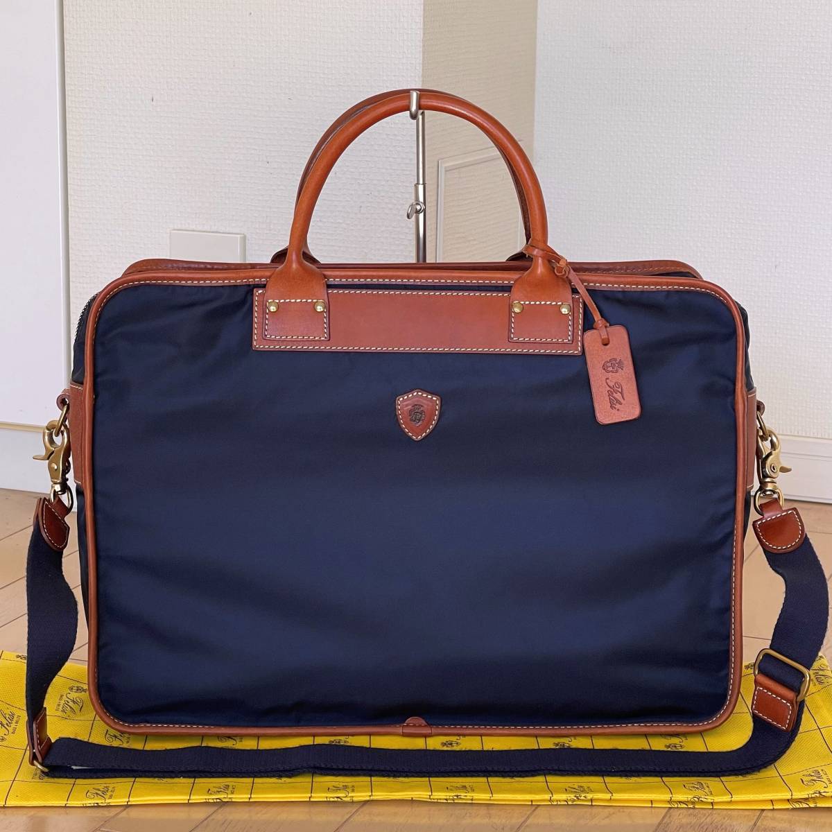 極美品・定価74,800円】フェリージ 1724/ds（保存袋・ギャランティ付 