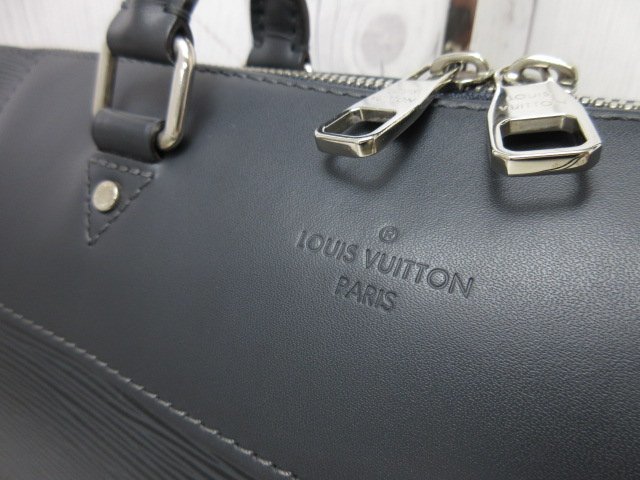 極美品 LOUIS VUITTON ルイヴィトン エピ ポルトドキュマンジュール 