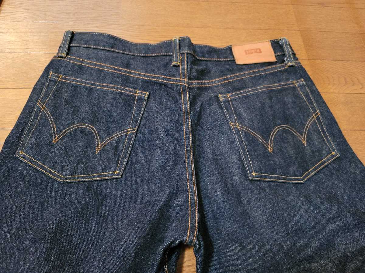 美品 EDWIN エドウィンEDS03 ストレート 表記はW31だが実寸はW34くらい コンセプトショップ 18700円の品 レインボーセルビッチ