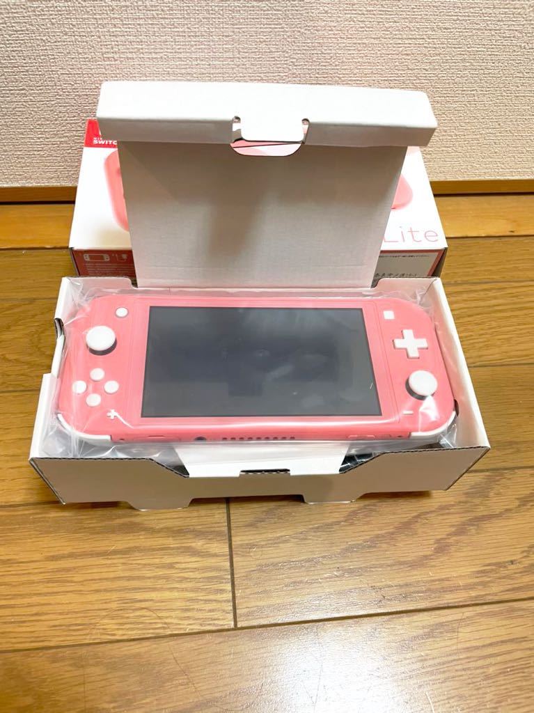 美品！メーカー保証書つき！任天堂Switch light スイッチライト Switch