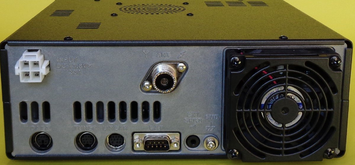 YAESU 新スプリアス HF(100W)/50MHz(100W) FT-450D
