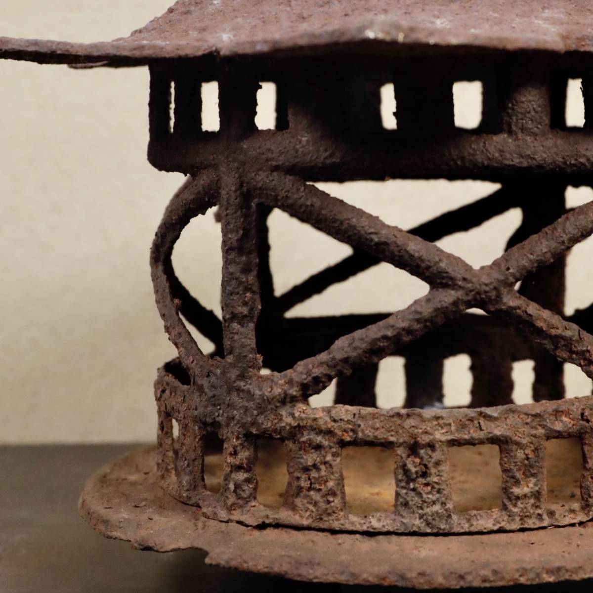 時代物 鉄灯籠 金属工芸 照明器具 古民具 古道具 骨董品 古美術 箱