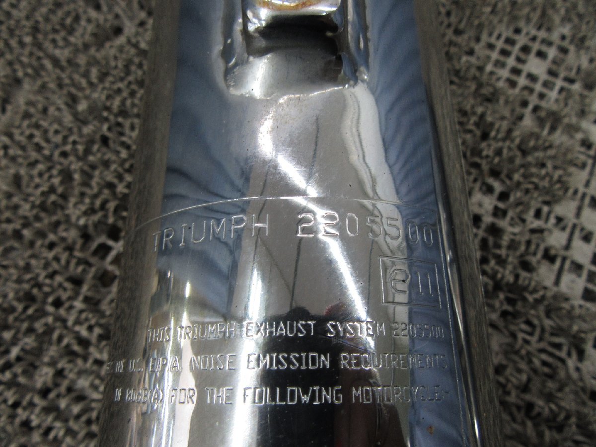 トライアンフ スクランブラー 2006 純正 2205500 2205505 サイレンサー
