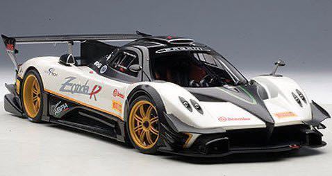 ◆ 1/18 オートアート【パガーニ ゾンダ レボリューション】カーボンブラック/ホワイト グッドウッド 2012 ◆