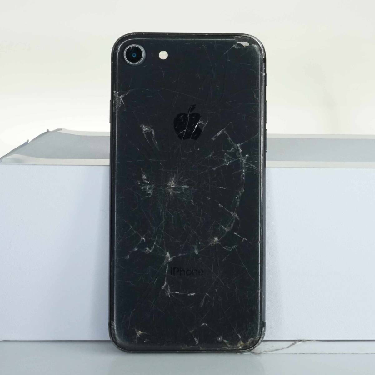 iPhone 8 64GB SIMフリ― スペースグレイ 中古本体 訳あり品 NQ782J/A