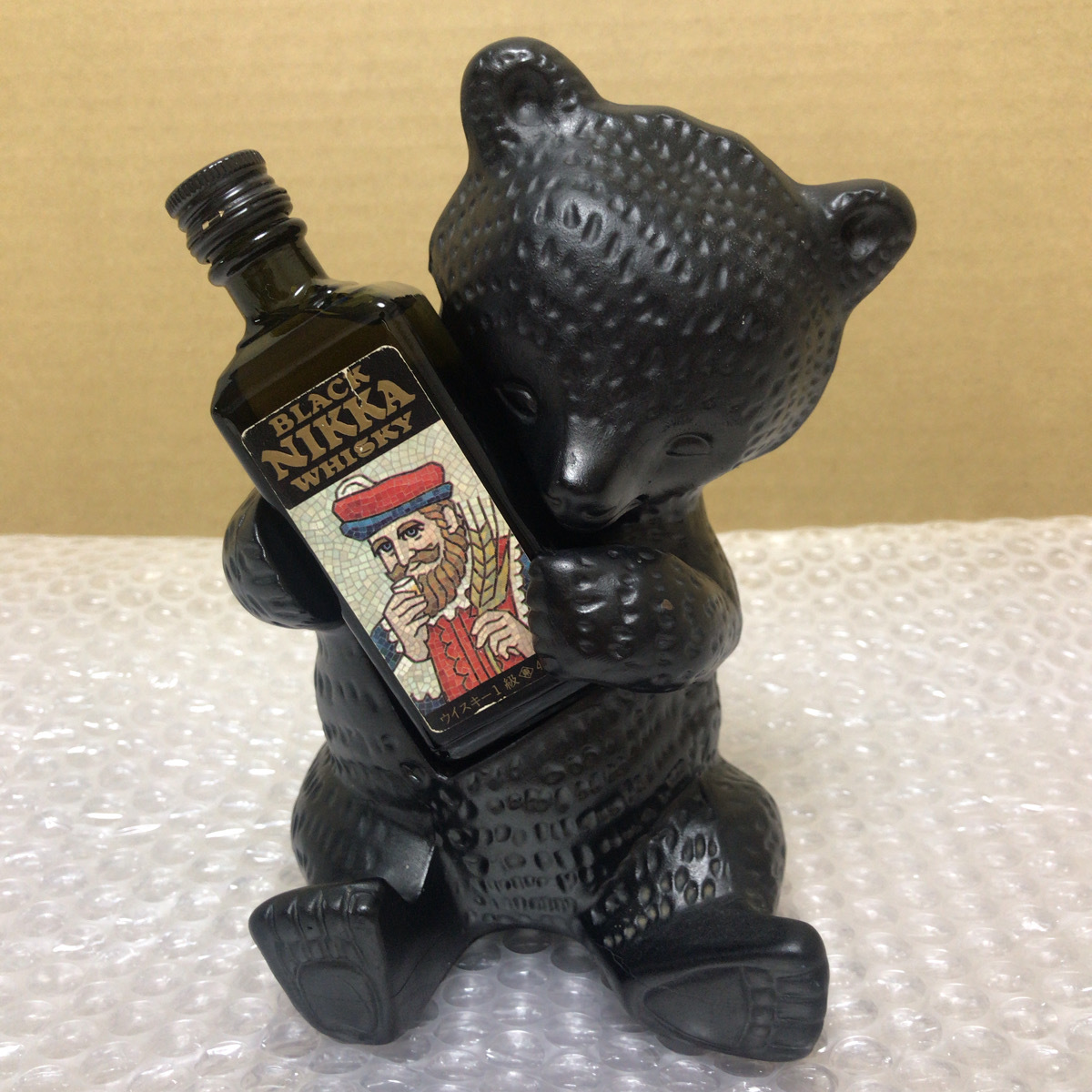 NIKKA WHISKY 通販新作 ウイスキー ニッカブラック熊，置物，陶器 
