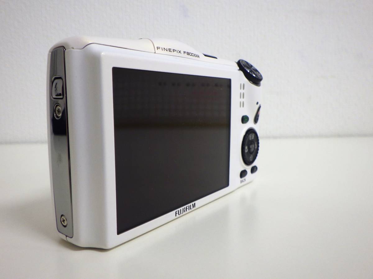 ♯4019【動作未確認】FUJIFILM 富士フィルム FINEPIX F800EXR ホワイト