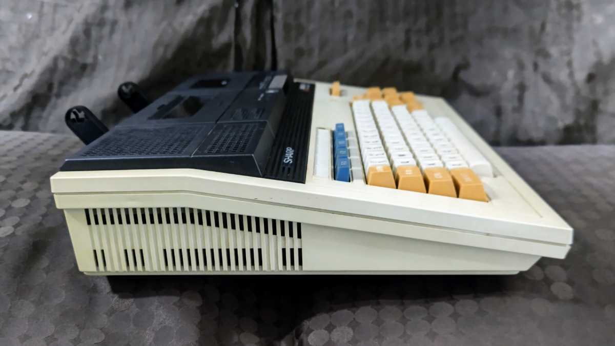 中古品】SHARP シャープ『MZ-731』MZ-700 パーソナルコンピューター