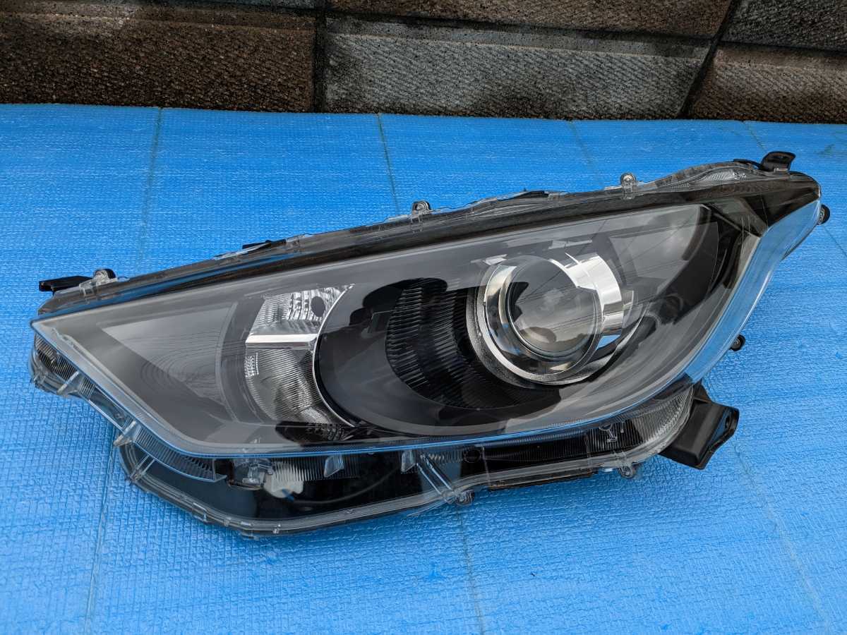 トヨタ ヤリス MXPH10 ハロゲン 左ヘッドライト KOITO KO-1 81170