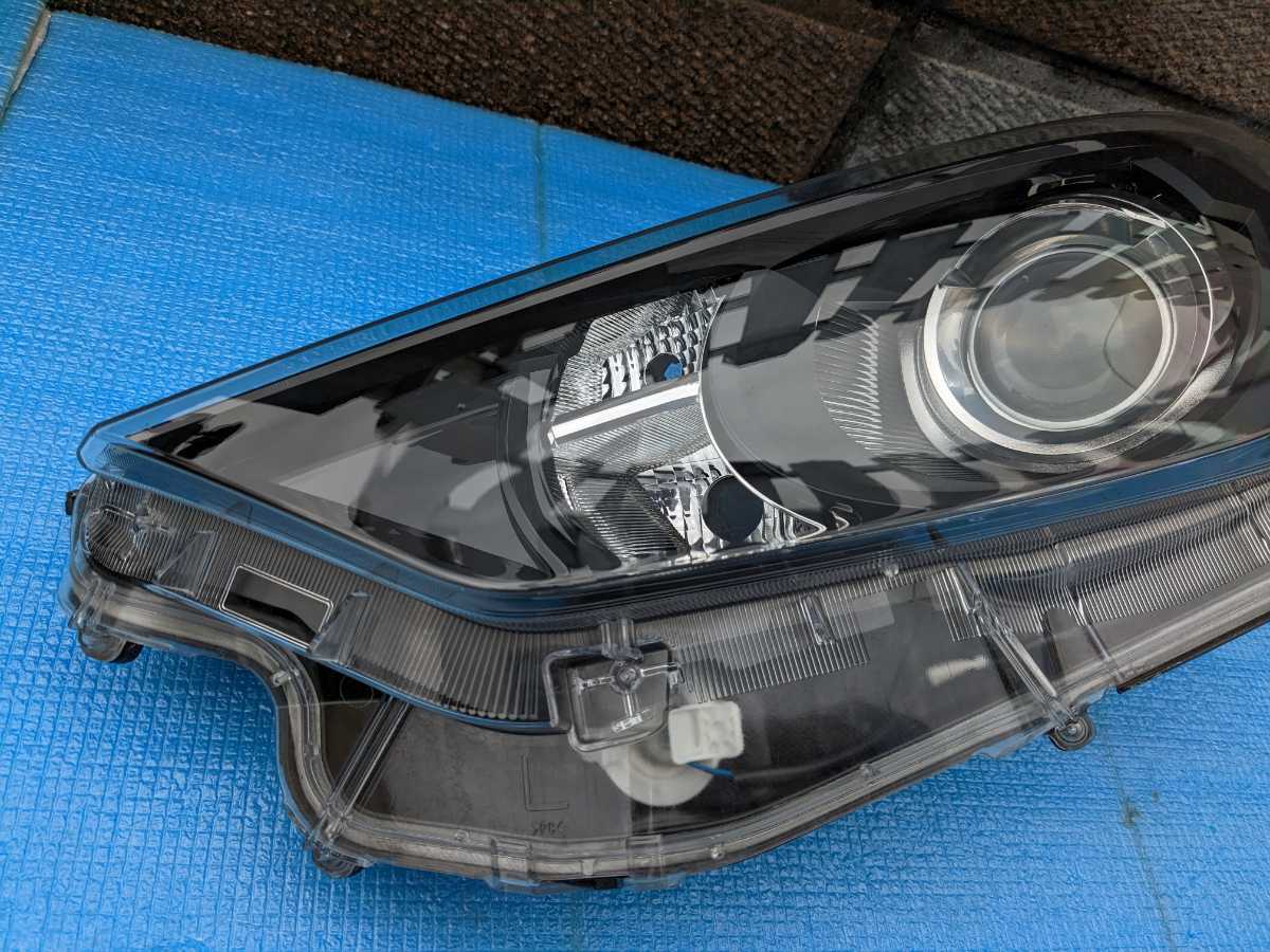 トヨタ ヤリス MXPH10 ハロゲン 左ヘッドライト KOITO KO-1 81170