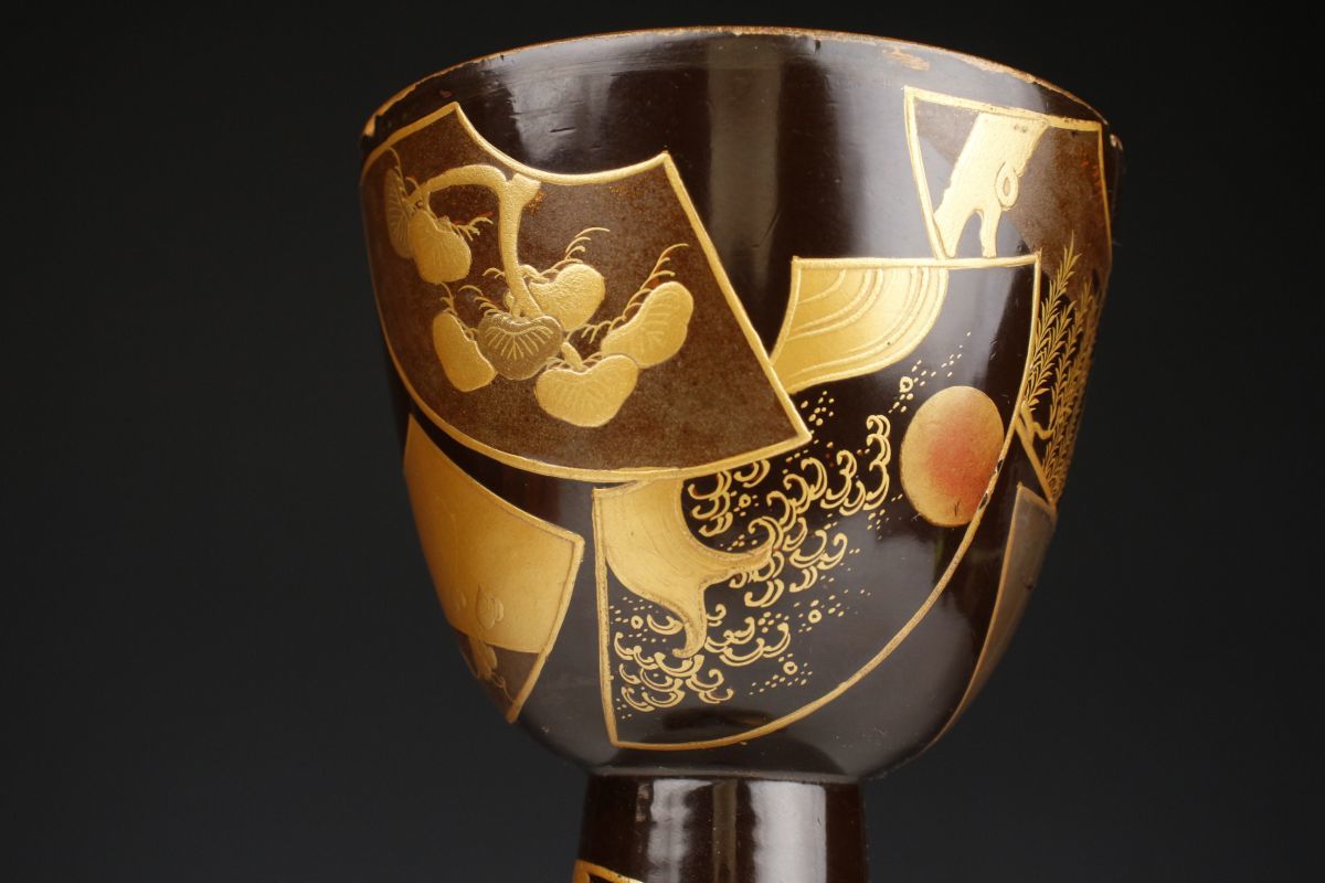 中世の鐙と小鼓（入手困難） LIG】江戸期 重義花押 小鼓皮 信作在銘 金蒔絵 宝尽図鼓胴 内彫 小鼓調