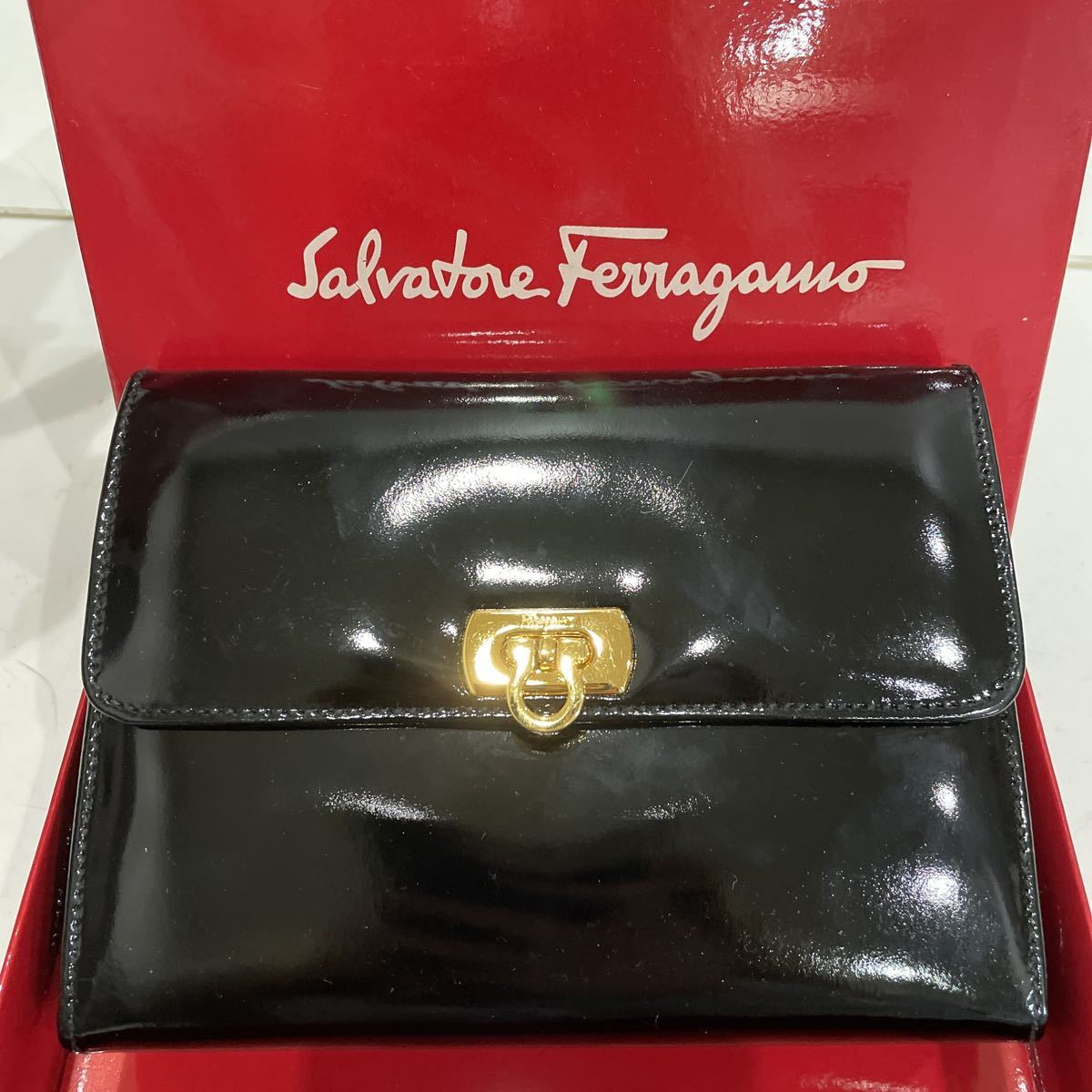 ★Salvatore Ferragamo サルバトーレフェラガモ　ポーチ　セカンドバッグ　ブラック　箱付き　中古品　0111YG