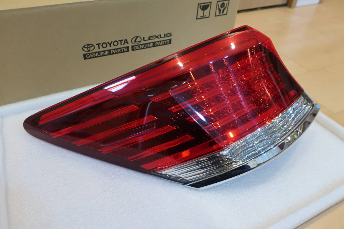 210 クラウン ロイヤル サルーン トヨタ 純正 左 LED テール ライト