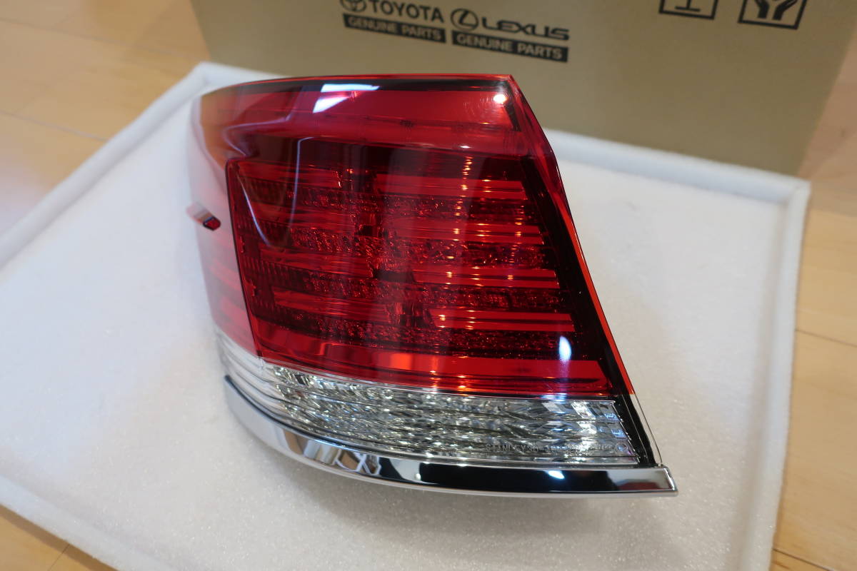 210 クラウン ロイヤル サルーン トヨタ 純正 左 LED テール ライト