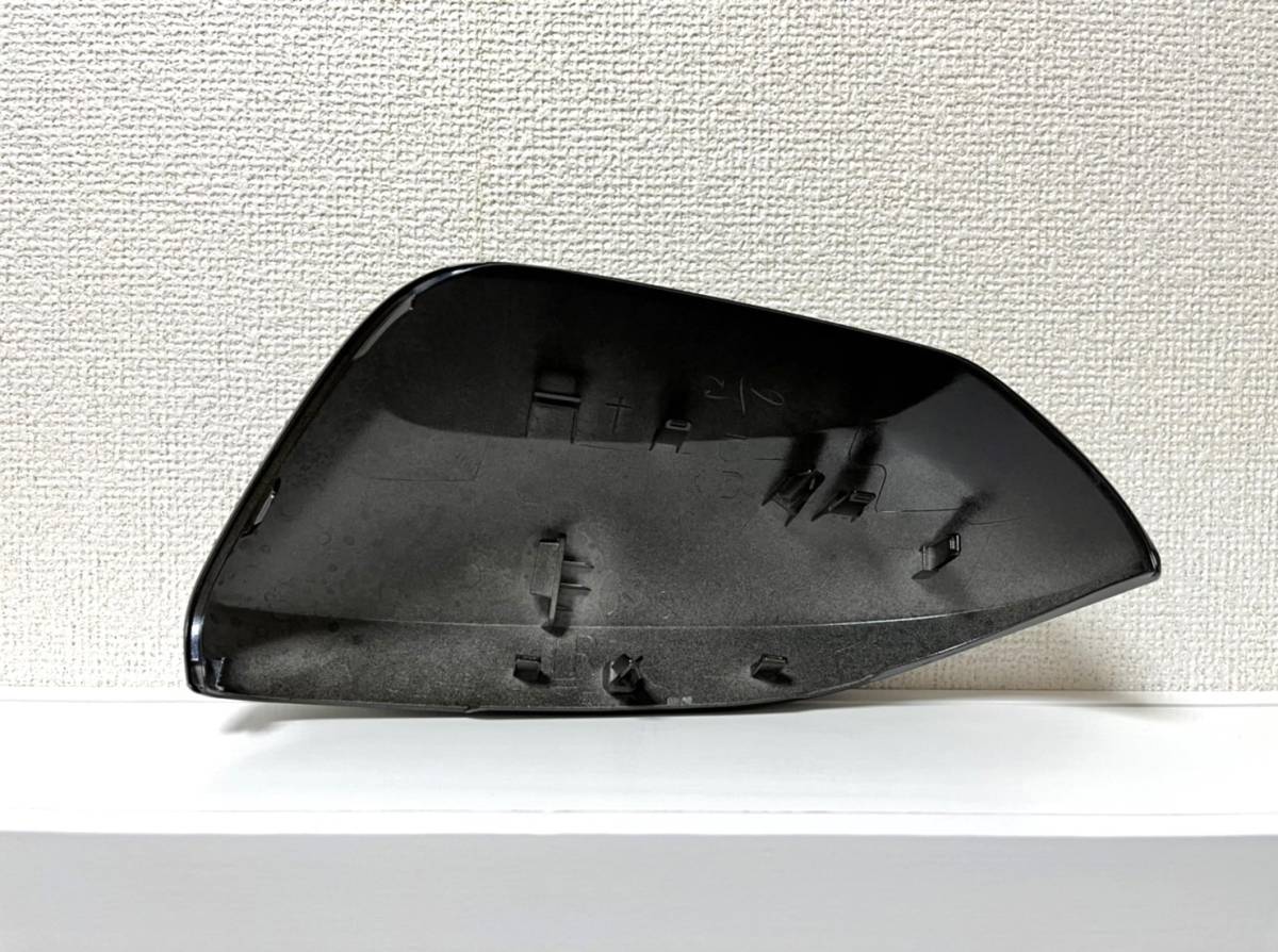 ☆トヨタ カローラスポーツ 純正ドアミラーカバー【右】ブラッキッシュ